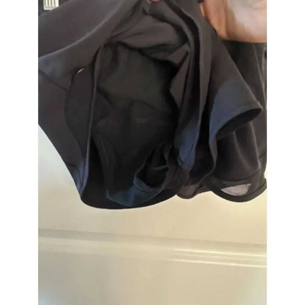 Lululemon Athletica Women's Black Hotty Shorts Size 6 Regular